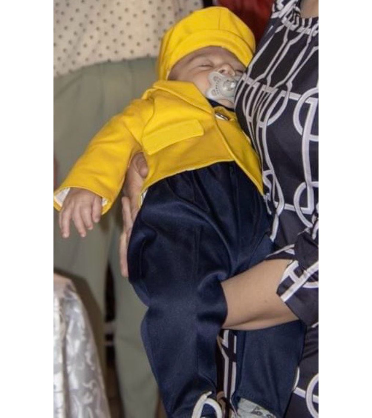 costum botez alexandru galben 3 costum botez alexandru galben