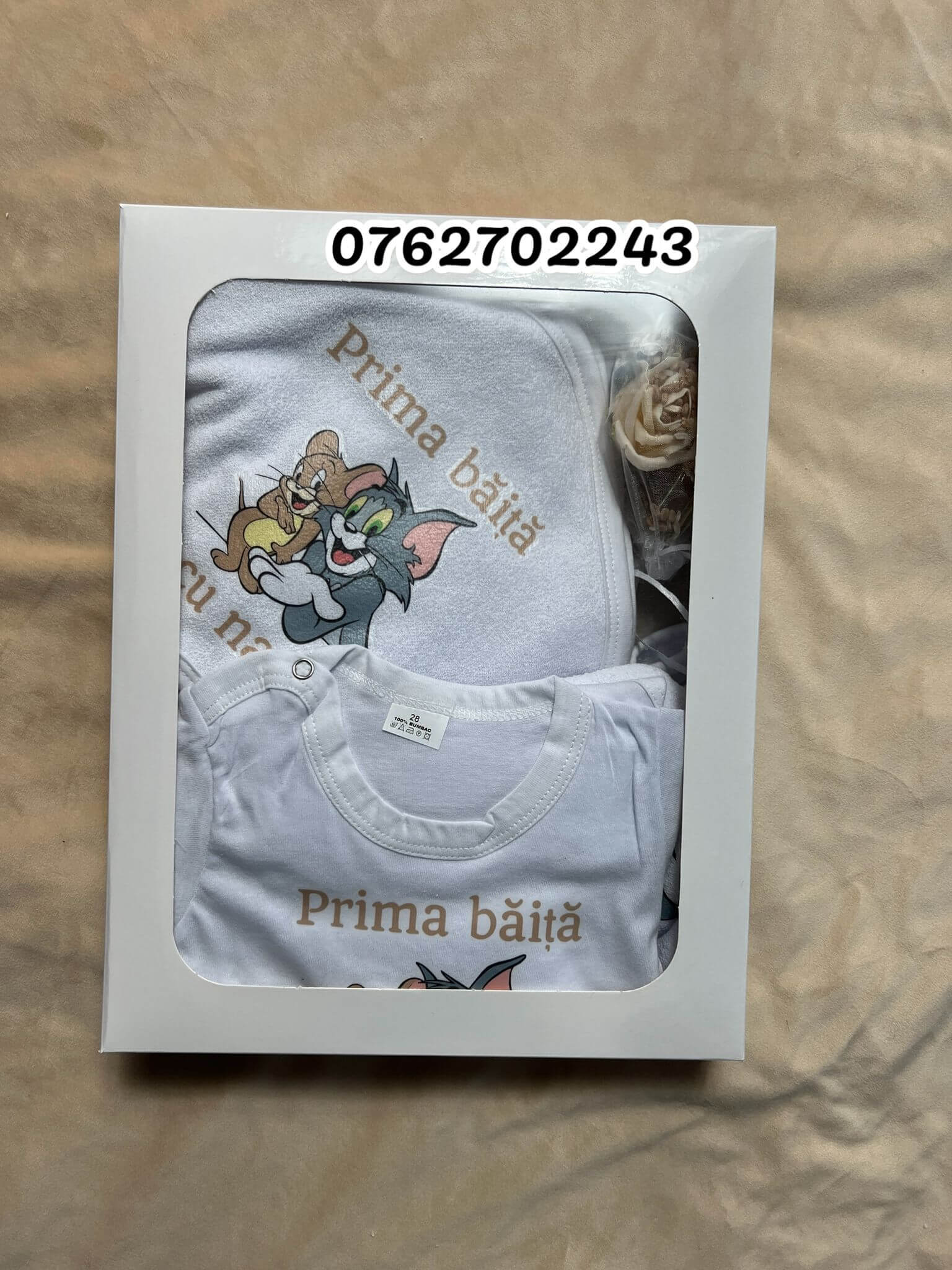 tom-si-jerry-.jpg-4 Set pentru prima baita Tom si Jerry cu prosop, body, halat si saculet cu mirodenii