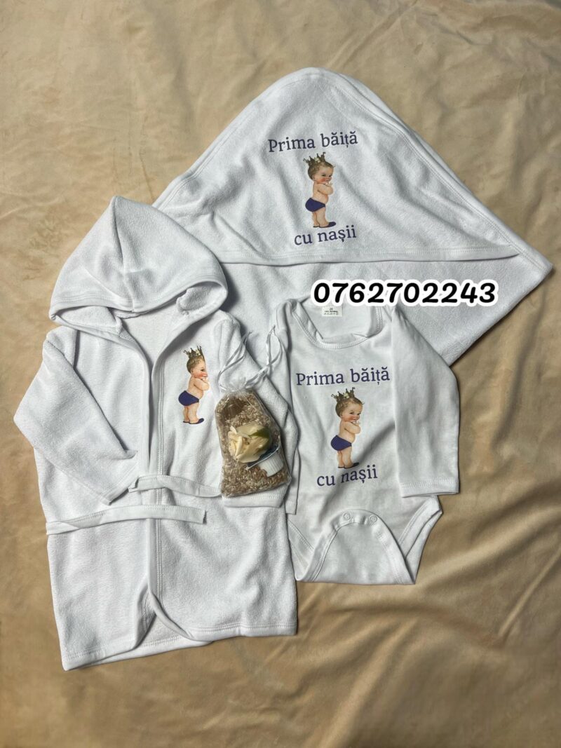 Set pentru prima baita Print cu prosop, body, halat si saculet cu mirodenii