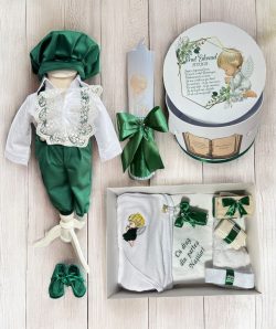 Set botez costum catifea cu aripi - verde si cufar