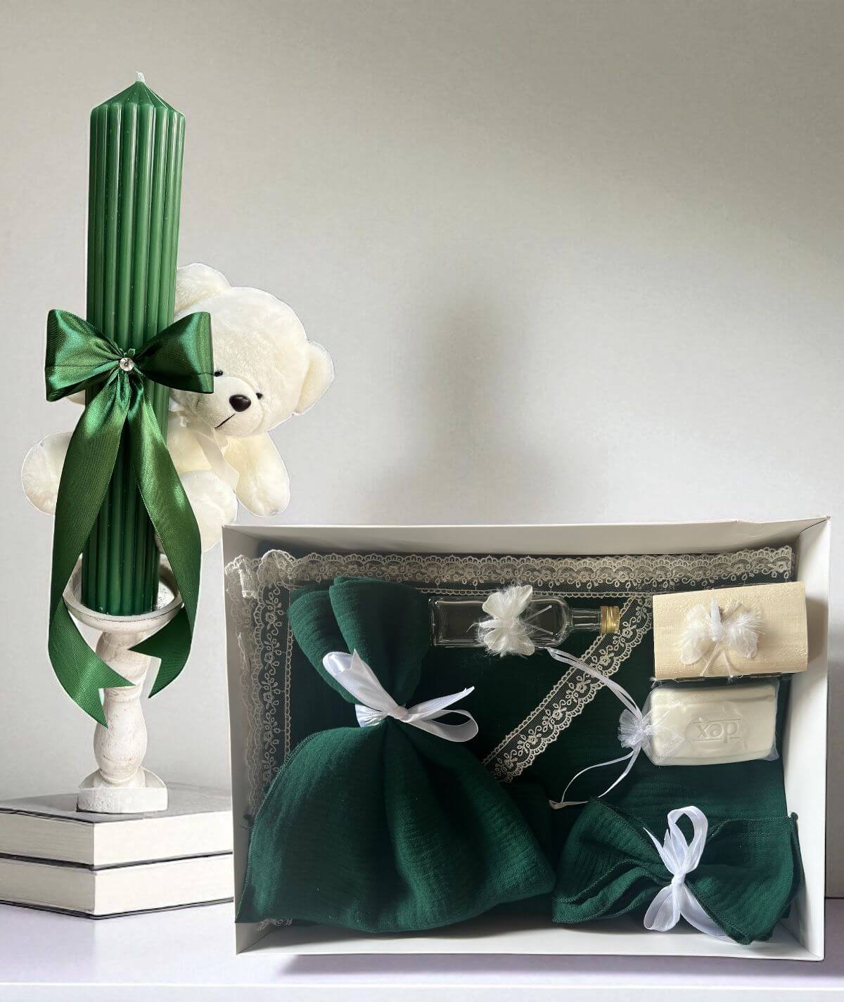 Set trusou muselina si lumanare verde cu ursulet