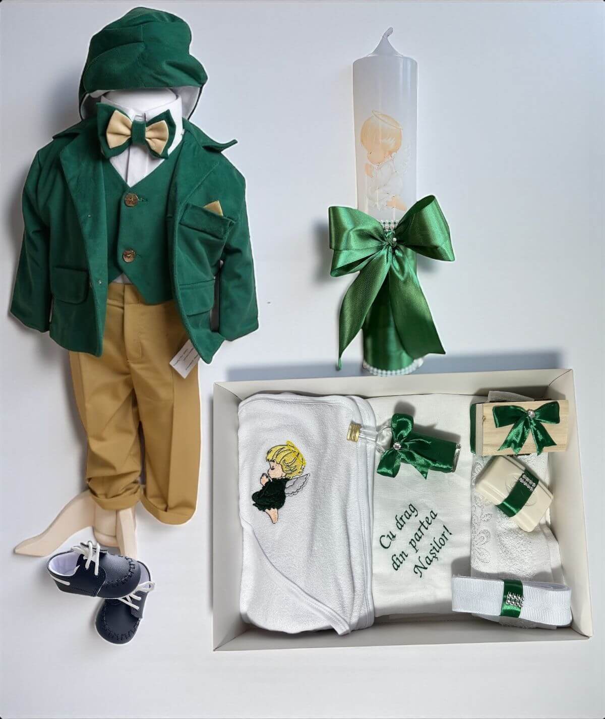 Set botez Mateo - verde din catifea cu tematica ingeras brodat