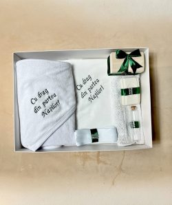 Trusou botez brodat Cu drag din partea nasilor – verde