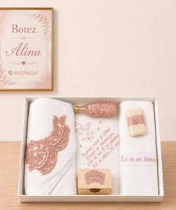 Trusou botez brodat ingeras – pudra